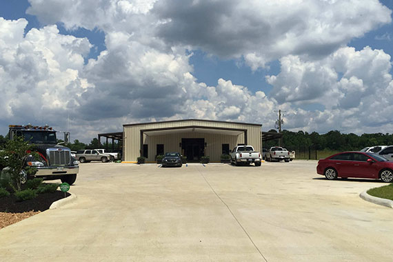 Outdoor view of GT Collision & Accessories facility